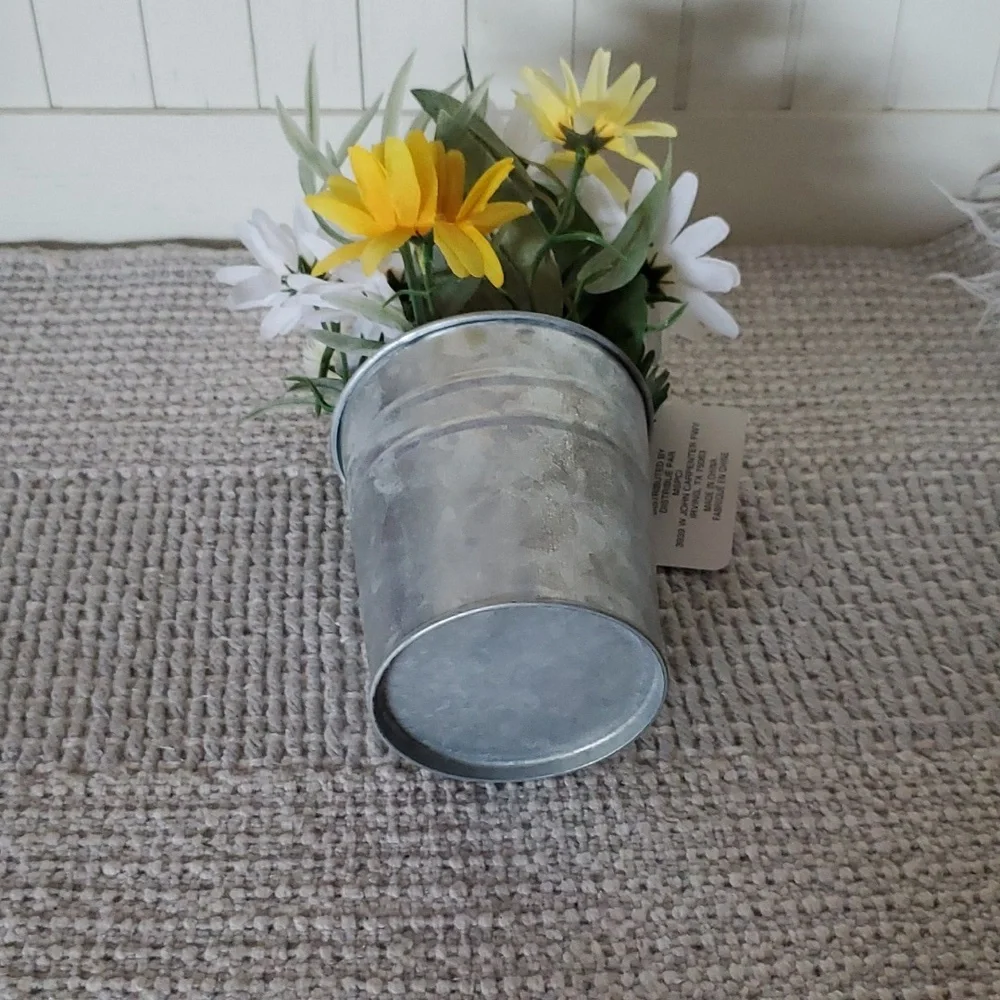 SPRING FLORAL DECOR